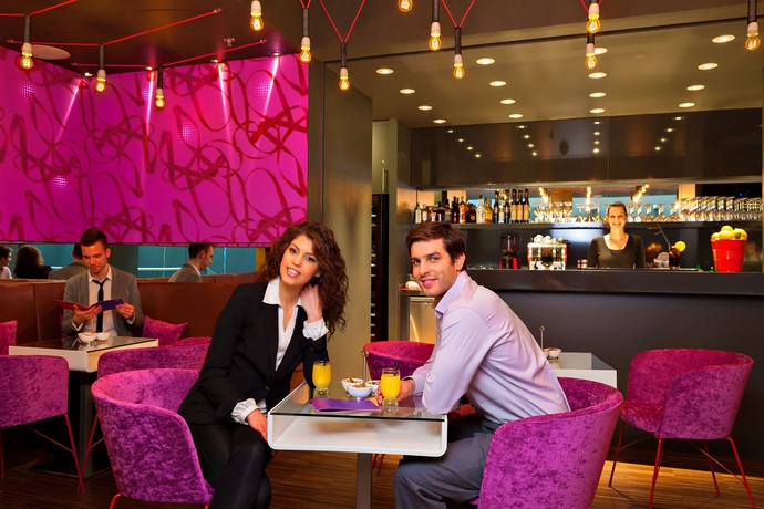 Imagen del bar/restaurante del Hotel Bohem Art. Foto 3