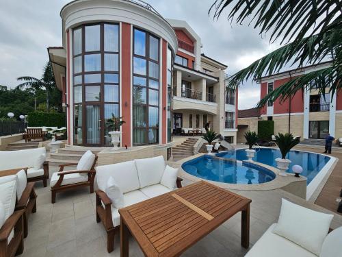 Imagen general del Hotel Хотел Bohemi. Foto 4