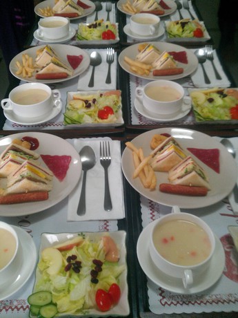 Imagen del bar/restaurante del Hotel Bohemian Holiday Inn. Foto 4