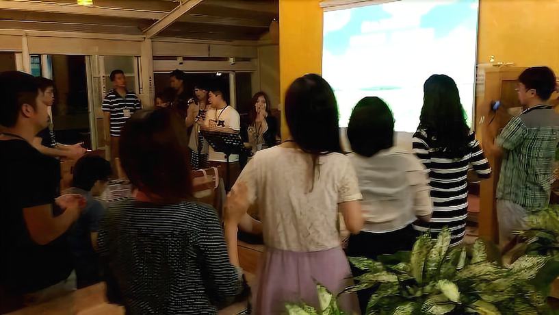 Imagen de los interiores del Hotel Bohemian Holiday Inn. Foto 18