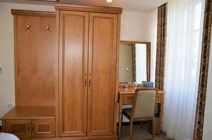 Imagen de la habitación del Hotel Boka, Tirana. Foto 6