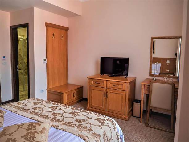Imagen de la habitación del Hotel Boka, Tirana. Foto 14