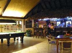 Imagen del bar/restaurante del Hotel Bokissa Private Isl. Foto 3