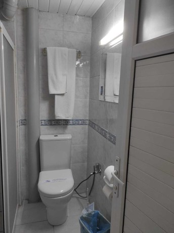 Imagen de la habitación del Hotel Bolat. Foto 14