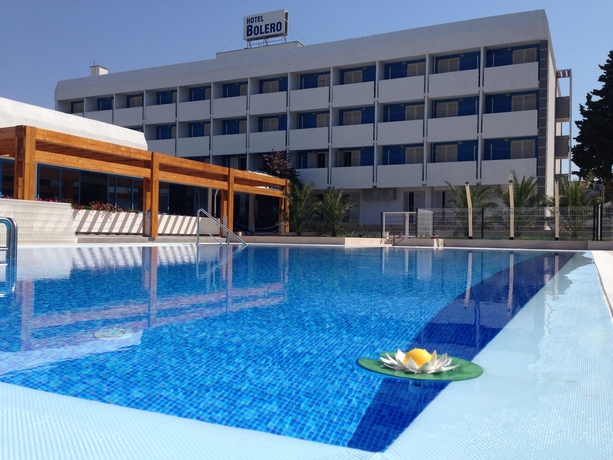 Imagen de la piscina del Hotel Bolero. Foto 9