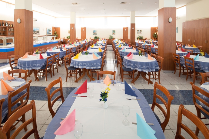 Imagen del bar/restaurante del Hotel Bolero. Foto 6