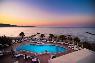 Imagen de la piscina del Hotel Boletsos Beach. Foto 24