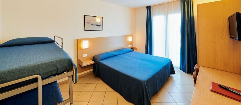 Imagen de la habitación del Hotel Bolgheri Marina Resort ex Varo Village. Foto 6