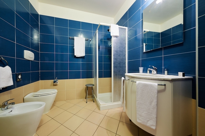 Imagen de la habitación del Hotel Bolgheri Marina Resort ex Varo Village. Foto 7