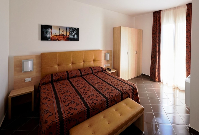 Imagen de la habitación del Hotel Bolgheri Marina Resort ex Varo Village. Foto 10