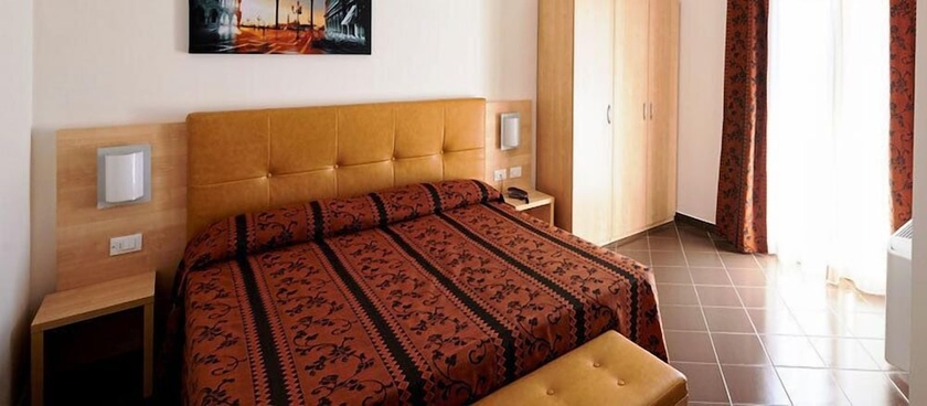 Imagen de la habitación del Hotel Bolgheri Marina Resort ex Varo Village. Foto 11