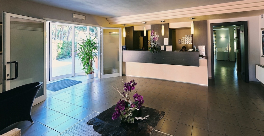 Imagen de los interiores del Hotel Bolgheri Marina Resort ex Varo Village. Foto 19