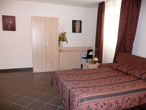 Imagen de la habitación del Hotel Bolgheri Marina Resort ex Varo Village. Foto 16