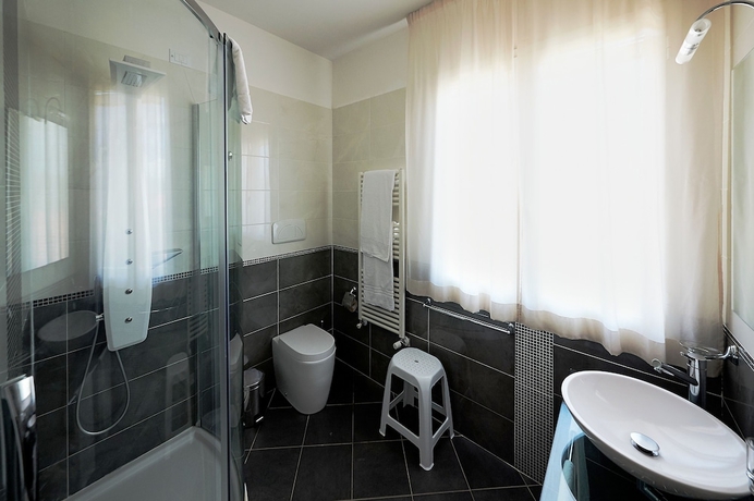 Imagen de la habitación del Hotel Bolgheri Marina Resort ex Varo Village. Foto 18