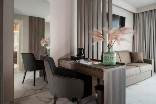 Imagen de la habitación del Hotel Bolina Suite & Spa. Foto 17