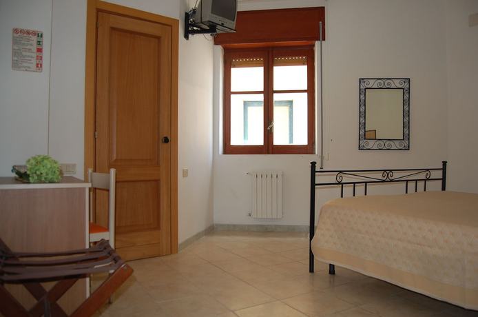 Imagen de la habitación del Hotel Bolivar, Marina di Camerota. Foto 11