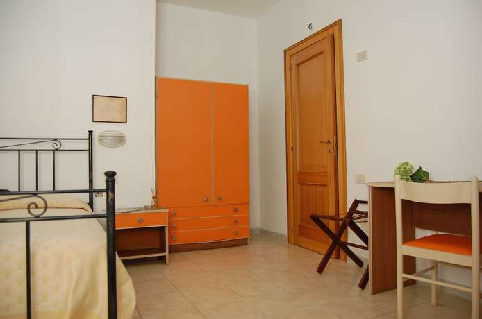 Imagen de la habitación del Hotel Bolivar, Marina di Camerota. Foto 12