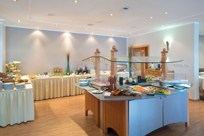 Imagen del bar/restaurante del Hotel Bollmannsruh am Beetzsee. Foto 6