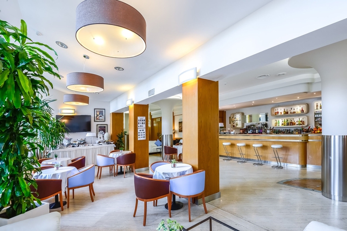 Imagen del bar/restaurante del Hotel Bologna Airport. Foto 4