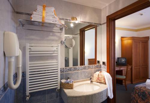 Imagen de la habitación del Hotel Bologna, Bardolino. Foto 6