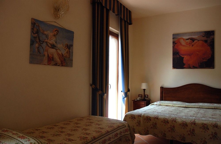 Imagen de la habitación del Hotel Bologna, Florencia. Foto 8