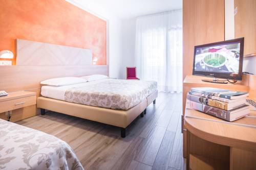 Imagen de la habitación del Hotel Bologna, Lignano Sabbiadoro. Foto 9