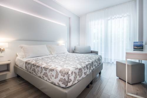 Imagen de la habitación del Hotel Bologna, Lignano Sabbiadoro. Foto 10