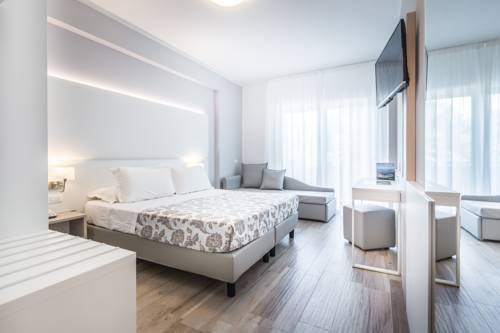 Imagen de la habitación del Hotel Bologna, Lignano Sabbiadoro. Foto 11