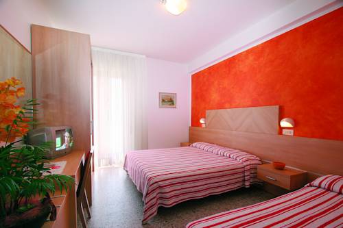 Imagen de la habitación del Hotel Bologna, Lignano Sabbiadoro. Foto 14