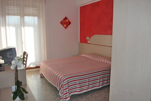 Imagen de la habitación del Hotel Bologna, Lignano Sabbiadoro. Foto 15