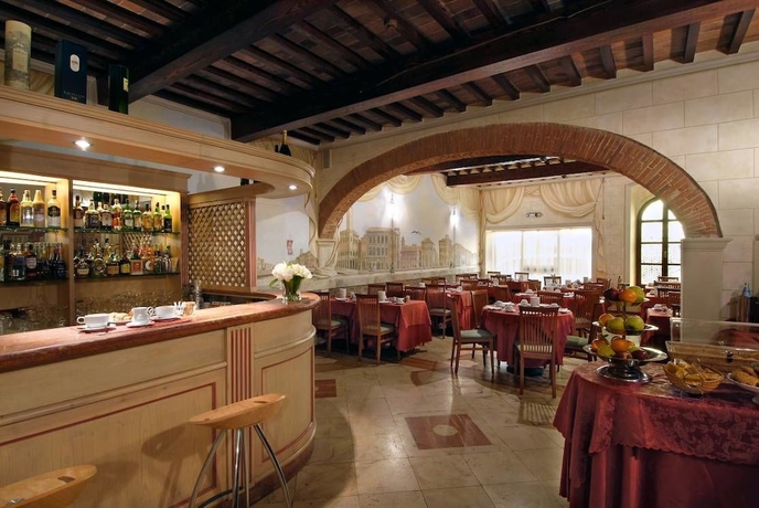 Imagen del bar/restaurante del Hotel Bologna, Pisa. Foto 7