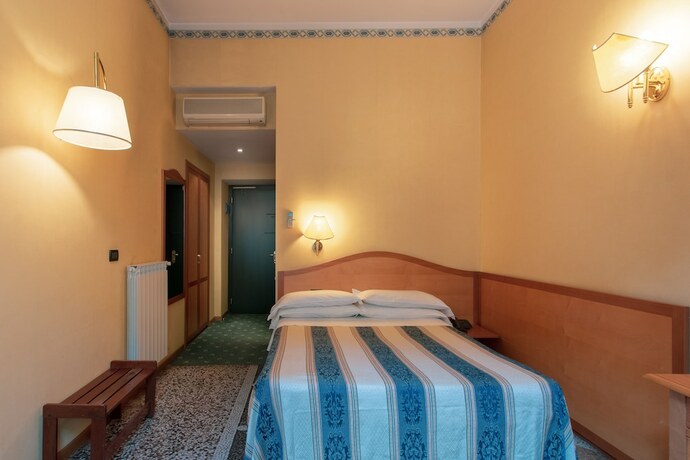 Imagen de la habitación del Hotel Bologna, Turín. Foto 14