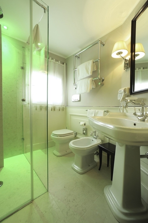 Imagen de la habitación del Hotel Bologna, Verona. Foto 17