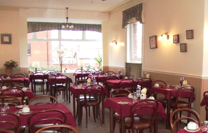 Imagen del bar/restaurante del Hotel Boltonia. Foto 3