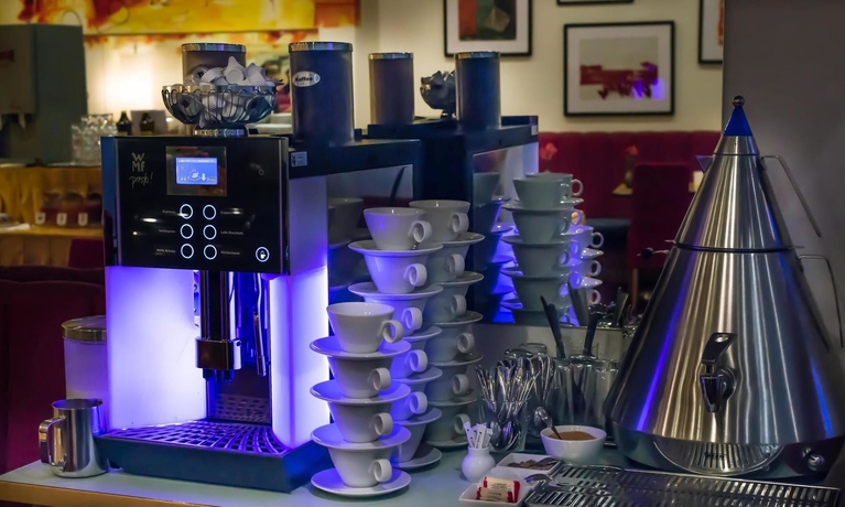 Imagen del bar/restaurante del Hotel Boltzmann. Foto 7