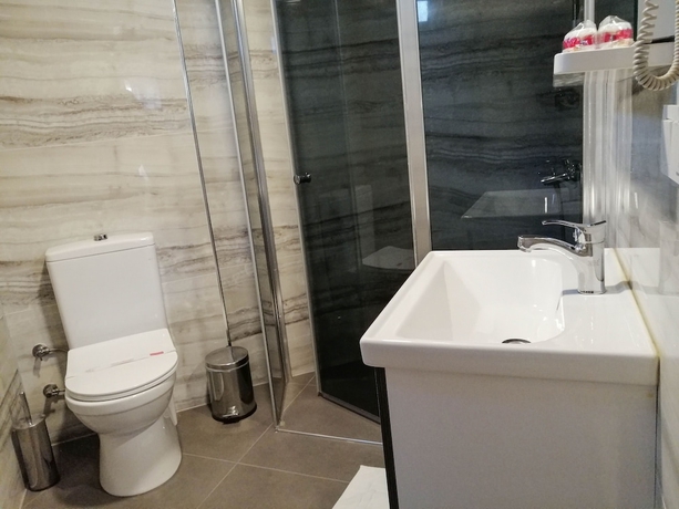 Imagen de la habitación del Hotel Bolu Grand Koroglu Otel. Foto 18
