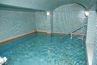 Imagen de la piscina del Hotel Bolu Termal. Foto 16