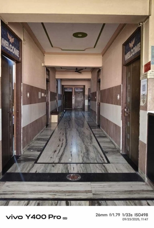 Imagen de los interiores del Hotel Bombay Central Agra. Foto 8