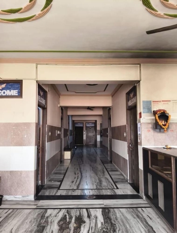 Imagen de los interiores del Hotel Bombay Central Agra. Foto 13