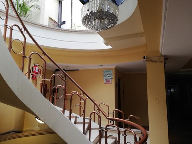 Imagen de los interiores del Hotel Bombuscaro. Foto 8