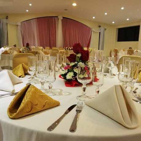 Imagen de los interiores del Hotel Bombuscaro. Foto 10