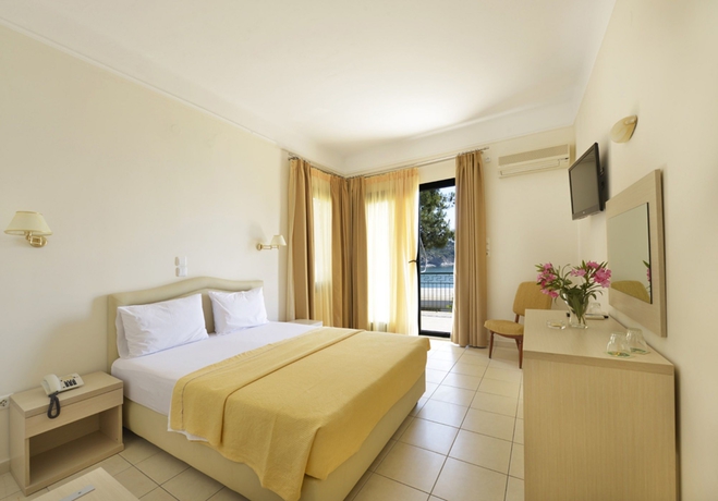 Imagen de la habitación del Hotel Bomo Tosca Beach. Foto 8