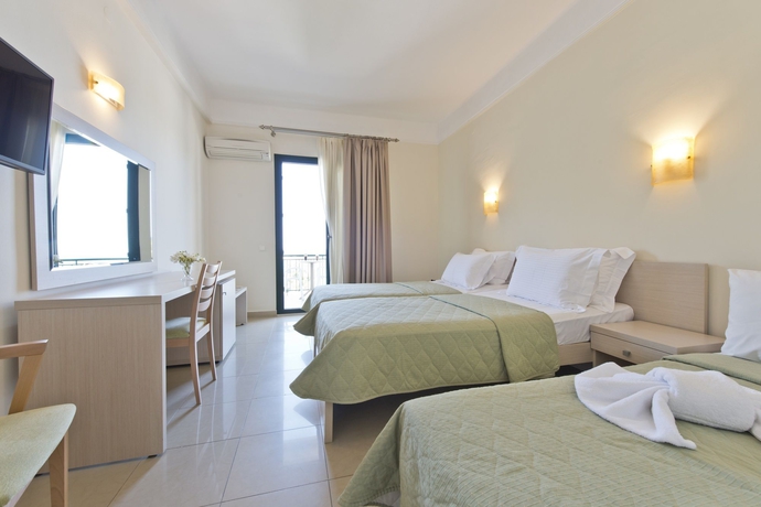 Imagen de la habitación del Hotel Bomo Tosca Beach. Foto 11