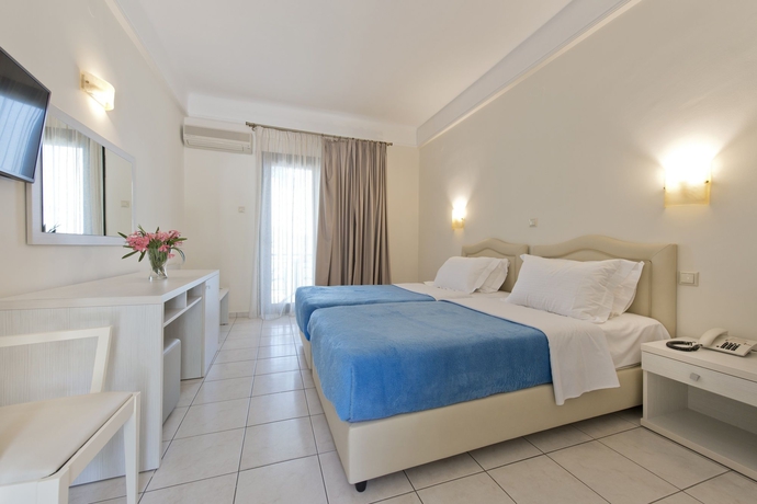 Imagen de la habitación del Hotel Bomo Tosca Beach. Foto 14