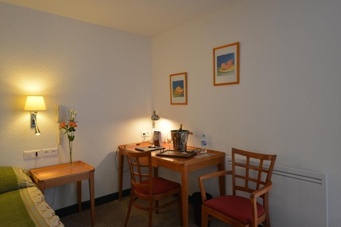 Imagen de la habitación del Hotel Bomotel. Foto 4