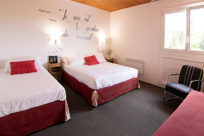 Imagen de la habitación del Hotel Bomotel. Foto 5