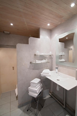 Imagen de la habitación del Hotel Bomotel. Foto 12