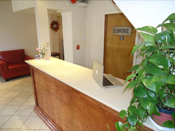 Imagen de los interiores del Hotel Bon Accueil. Foto 18