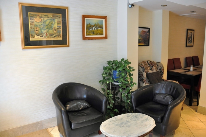 Imagen de los interiores del Hotel Bon Accueil. Foto 19