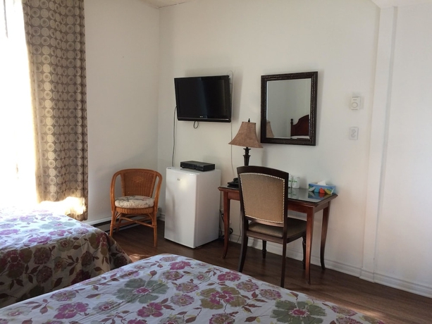 Imagen de la habitación del Hotel Bon Accueil. Foto 13